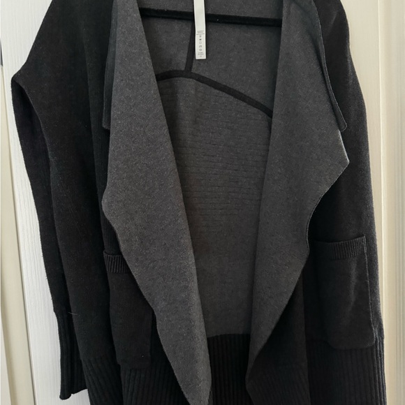 Xs Lululemon Still Lotus Wrap *Reversible - Picture 4 of 5